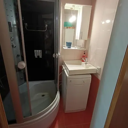 Apartment здам двух кімнатну квартиру подобово